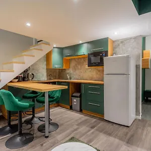 Full Equipment Designed In The Heart Of For 4 People , Budapest Hungría